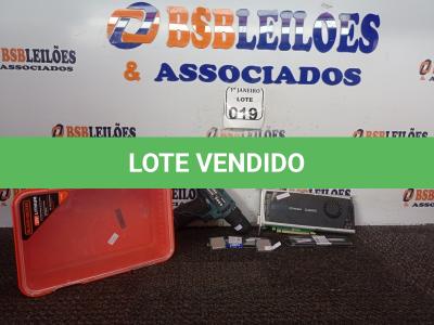 LOTE 019 - 01 PARAFUSADEIRA MARCA BLACKEDECKER S/CARREGADOR, 02 MEMÓRIAS 4GB CADA MARCA KINGSTOM E 01 PLACA DE VÍDEO QUADRO 4000 MARCA NVIDIA. (NO ESTADO) ATENÇÃO! FAZER A VISITAÇÃO ANTES DE ARREMATAR, NÃO SABEMOS SE FUNCIONA. LEILÃO NÃO TEM GARANTIA E NEM DEVOLUÇÃO, SUJEITO A POSSÍVEIS AVARIAS VISÍVEIS/OCULTAS E/OU AUSÊNCIA DE COMPONENTES.
