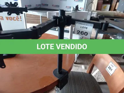 LOTE 260 - 01 SUPORTE PARA MONITOR (MONITOR STAND). (NO ESTADO EM QUE SE ENCONTRA. SUJEITO A AVARIAS OCULTAS/VISÍVEIS.)