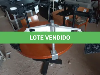 LOTE 253 - 01 SUPORTE PARA MONITOR (MONITOR STAND). (NO ESTADO EM QUE SE ENCONTRA. SUJEITO A AVARIAS OCULTAS/VISÍVEIS.)