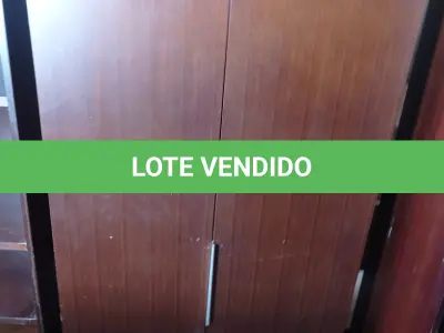 LOTE 283 - 01 ARMÁRIO 02 PORTAS ESCUROS (CABINET). (NO ESTADO EM QUE SE ENCONTRA. SUJEITO A AVARIAS OCULTAS/VISÍVEIS.)