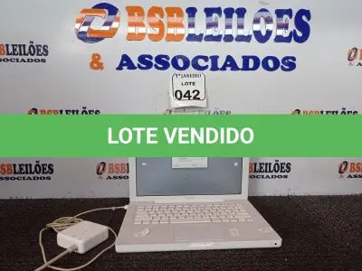 LOTE 042 - 01 MACBOOK S/CARREGADOR. (NO ESTADO) ATENÇÃO! FAZER A VISITAÇÃO ANTES DE ARREMATAR, NÃO SABEMOS SE FUNCIONA. LEILÃO NÃO TEM GARANTIA E NEM DEVOLUÇÃO, SUJEITO A POSSÍVEIS AVARIAS VISÍVEIS/OCULTAS E/OU AUSÊNCIA DE COMPONENTES.