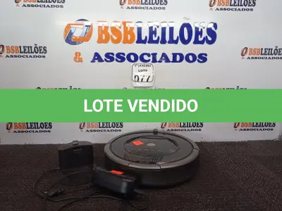 LOTE 077 - 01 ASPIRADOR ROBÔ MARCA IROBOT C/FONTE. (NO ESTADO) ATENÇÃO! FAZER A VISITAÇÃO ANTES DE ARREMATAR, NÃO SABEMOS SE FUNCIONA. LEILÃO NÃO TEM GARANTIA E NEM DEVOLUÇÃO, SUJEITO A POSSÍVEIS AVARIAS VISÍVEIS/OCULTAS E/OU AUSÊNCIA DE COMPONENTES.