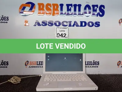 LOTE 042 - 01 MACBOOK S/CARREGADOR. (NO ESTADO) ATENÇÃO! FAZER A VISITAÇÃO ANTES DE ARREMATAR, NÃO SABEMOS SE FUNCIONA. LEILÃO NÃO TEM GARANTIA E NEM DEVOLUÇÃO, SUJEITO A POSSÍVEIS AVARIAS VISÍVEIS/OCULTAS E/OU AUSÊNCIA DE COMPONENTES.