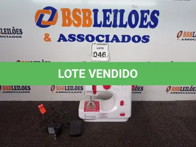 LOTE 046 - 01 MÁQUINA DER COSTURA PORTÁTIL MARCA STEAM MAX C/FONTE. (NO ESTADO) ATENÇÃO! FAZER A VISITAÇÃO ANTES DE ARREMATAR, NÃO SABEMOS SE FUNCIONA. LEILÃO NÃO TEM GARANTIA E NEM DEVOLUÇÃO, SUJEITO A POSSÍVEIS AVARIAS VISÍVEIS/OCULTAS E/OU AUSÊNCIA DE COMPONENTES.