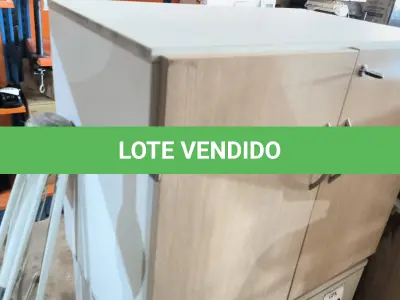 LOTE 131 - 01 ARMÁRIO BAIXO 02 PORTAS (LOW CABINET). (NO ESTADO EM QUE SE ENCONTRA. SUJEITO A AVARIAS OCULTAS/VISÍVEIS.)