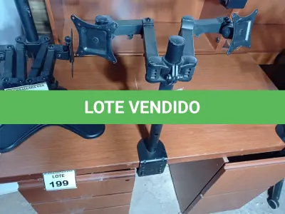 LOTE 202 - 01 SUPORTE PARA MONITOR (MONITOR STAND). (NO ESTADO EM QUE SE ENCONTRA. SUJEITO A AVARIAS OCULTAS/VISÍVEIS.)