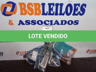LOTE 015 - 04 TORNEIRAS EM METAL MARCAS E MODELOS DIVERSOS (NOVO). (NO ESTADO) ATENÇÃO! FAZER A VISITAÇÃO ANTES DE ARREMATAR, NÃO SABEMOS SE FUNCIONA. LEILÃO NÃO TEM GARANTIA E NEM DEVOLUÇÃO, SUJEITO A POSSÍVEIS AVARIAS VISÍVEIS/OCULTAS E/OU AUSÊNCIA DE COMPONENTES.