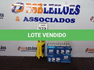 LOTE 072 - 01 CAIXA C/04 DISJUNTORES TRIFÁSICOS MARCA SOPRANO E 01 CAIXA C/01 TRIFÁSICO E 04 BIFÁSICOS SOPRANOS E 07 ESTILETES MARCA FERTAK TOOLS (NOVO). (NO ESTADO) ATENÇÃO! FAZER A VISITAÇÃO ANTES DE ARREMATAR, NÃO SABEMOS SE FUNCIONA. LEILÃO NÃO TEM GARANTIA E NEM DEVOLUÇÃO, SUJEITO A POSSÍVEIS AVARIAS VISÍVEIS/OCULTAS E/OU AUSÊNCIA DE COMPONENTES.