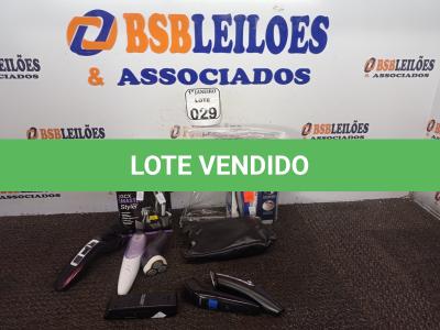 LOTE 029 - 01 LOTE C/DIVERSAS MÁQUINAS DE CORTAR CABELO E BARBA MARCAS E MODELOS DIVERSOS. (NO ESTADO) ATENÇÃO! FAZER A VISITAÇÃO ANTES DE ARREMATAR, NÃO SABEMOS SE FUNCIONA. LEILÃO NÃO TEM GARANTIA E NEM DEVOLUÇÃO, SUJEITO A POSSÍVEIS AVARIAS VISÍVEIS/OCULTAS E/OU AUSÊNCIA DE COMPONENTES.