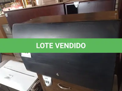 LOTE 256 - 01 ARMÁRIO SUSPENSO (HANGING CABINET). (NO ESTADO EM QUE SE ENCONTRA. SUJEITO A AVARIAS OCULTAS/VISÍVEIS.)