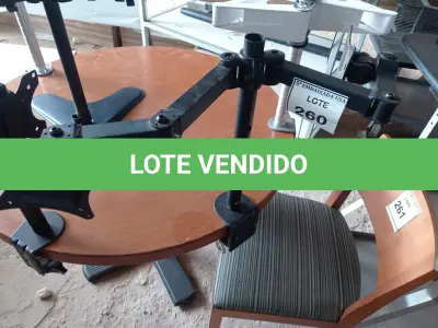 LOTE 260 - 01 SUPORTE PARA MONITOR (MONITOR STAND). (NO ESTADO EM QUE SE ENCONTRA. SUJEITO A AVARIAS OCULTAS/VISÍVEIS.)