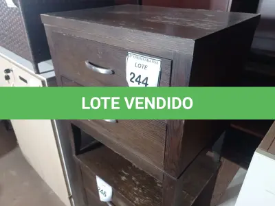 LOTE 244 - 01 GAVETEIRO (DRAWER). (NO ESTADO EM QUE SE ENCONTRA. SUJEITO A AVARIAS OCULTAS/VISÍVEIS.) AV2122N