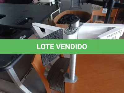 LOTE 258 - 01 DUAL MONITOR TILT PVOT KIT (DOUBLE MONITOR). (NO ESTADO EM QUE SE ENCONTRA. SUJEITO A AVARIAS OCULTAS/VISÍVEIS.)