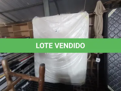 LOTE 229 - 01 COLCHÃO CASAL (DOUBLE MATTRESS). (NO ESTADO EM QUE SE ENCONTRA. SUJEITO A AVARIAS OCULTAS/VISÍVEIS.) BJ7462N