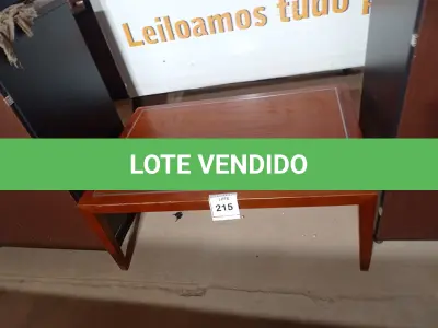 LOTE 215 - 01 MESA DE CENTRO (CENTER TABLE). (NO ESTADO EM QUE SE ENCONTRA. SUJEITO A AVARIAS OCULTAS/VISÍVEIS.)