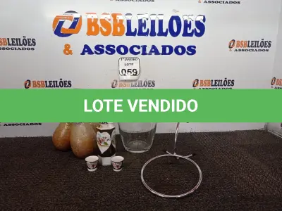 LOTE 059 - 01 CONJUNTO PARA SAQUÊ, 01 BALDE DE VIDRO P/GELO, 01 SUPORTE EM INOX E 01 ENFEITE DECORATIVO. (NO ESTADO) ATENÇÃO! FAZER A VISITAÇÃO ANTES DE ARREMATAR, NÃO SABEMOS SE FUNCIONA. LEILÃO NÃO TEM GARANTIA E NEM DEVOLUÇÃO, SUJEITO A POSSÍVEIS AVARIAS VISÍVEIS/OCULTAS E/OU AUSÊNCIA DE COMPONENTES.