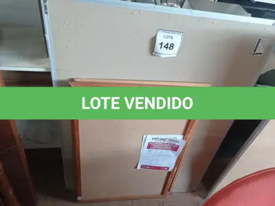 LOTE 148 - 03 QUADROS DE CORTIÇA (CORK BOARDS). (NO ESTADO EM QUE SE ENCONTRA. SUJEITO A AVARIAS OCULTAS/VISÍVEIS.)