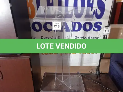 LOTE 218 - 01 PÚLPITO TRANSPARENTE (TRANSPARENT PULPIT). (NO ESTADO EM QUE SE ENCONTRA. SUJEITO A AVARIAS OCULTAS/VISÍVEIS.) (NO ESTADO EM QUE SE ENCONTRA. SUJEITO A AVARIAS OCULTAS/VISÍVEIS.)