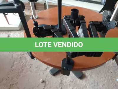 LOTE 262 - 01 SUPORTE PARA MONITOR (MONITOR STAND). (NO ESTADO EM QUE SE ENCONTRA. SUJEITO A AVARIAS OCULTAS/VISÍVEIS.)