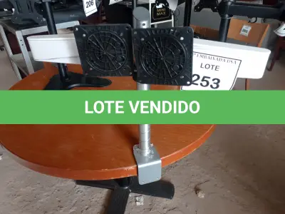 LOTE 253 - 01 SUPORTE PARA MONITOR (MONITOR STAND). (NO ESTADO EM QUE SE ENCONTRA. SUJEITO A AVARIAS OCULTAS/VISÍVEIS.)