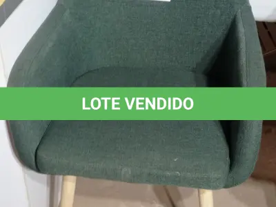 LOTE 225 - 01 CADEIRA VERDE (GREEN CHAIR). (NO ESTADO EM QUE SE ENCONTRA. SUJEITO A AVARIAS OCULTAS/VISÍVEIS.)