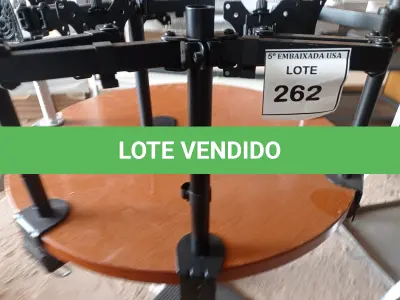 LOTE 262 - 01 SUPORTE PARA MONITOR (MONITOR STAND). (NO ESTADO EM QUE SE ENCONTRA. SUJEITO A AVARIAS OCULTAS/VISÍVEIS.)