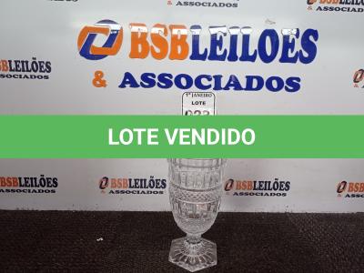LOTE 028 - 01 VASO DE CRISTAL BOHEMIA. (NO ESTADO) ATENÇÃO! FAZER A VISITAÇÃO ANTES DE ARREMATAR, NÃO SABEMOS SE FUNCIONA. LEILÃO NÃO TEM GARANTIA E NEM DEVOLUÇÃO, SUJEITO A POSSÍVEIS AVARIAS VISÍVEIS/OCULTAS E/OU AUSÊNCIA DE COMPONENTES., NÃO SABEMOS SE FUNCIONA. LEILÃO NÃO TEM GARANTIA E NEM DEVOLUÇÃO, SUJEITO A POSSÍVEIS AVARIAS VISÍVEIS/OCULTAS E/OU AUSÊNCIA DE COMPONENTES.