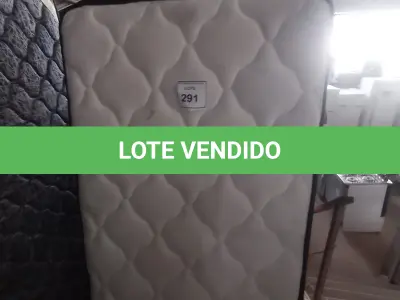 LOTE 291 - 01 COLCHÃO SOLTEIRO C/ BASE (SINGLE MATTRESS) (NO ESTADO EM QUE SE ENCONTRA. SUJEITO A AVARIAS OCULTAS/VISÍVEIS.) AU1876E