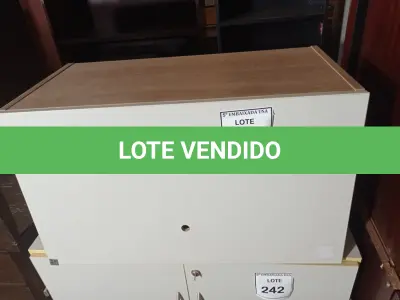 LOTE 241 - 01 ARMÁRIO SUSPENSO (HANGING CABINET). (NO ESTADO EM QUE SE ENCONTRA. SUJEITO A AVARIAS OCULTAS/VISÍVEIS.)