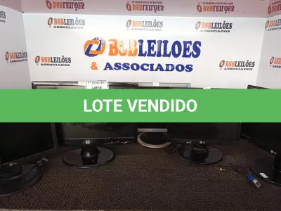 LOTE 355 - 05 MONITORES LCD MARCAS E MODELOS DIVERSOS. (NO ESTADO) ATENÇÃO! FAZER A VISITAÇÃO ANTES DE ARREMATAR, NÃO SABEMOS SE FUNCIONA. LEILÃO NÃO TEM GARANTIA E NEM DEVOLUÇÃO, SUJEITO A POSSÍVEIS AVARIAS VISÍVEIS/OCULTAS E/OU AUSÊNCIA DE COMPONENTES.