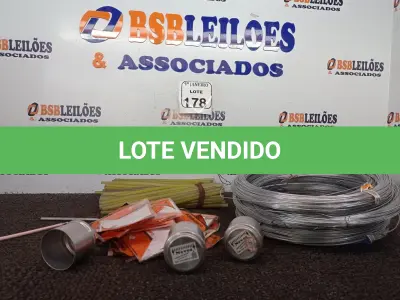 LOTE 178 - 9KG DE ARAME GALVANIZADO E 2KG DE BASTÃO DE COLA QUENTE. (NO ESTADO) ATENÇÃO! FAZER A VISITAÇÃO ANTES DE ARREMATAR, NÃO SABEMOS SE FUNCIONA. LEILÃO NÃO TEM GARANTIA E NEM DEVOLUÇÃO, SUJEITO A POSSÍVEIS AVARIAS VISÍVEIS/OCULTAS E/OU AUSÊNCIA DE COMPONENTES.
