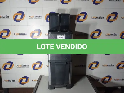 LOTE 120 - 01 LIXEIRA DUPLA C/PEDAL EM INOX. (NO ESTADO) ATENÇÃO! FAZER A VISITAÇÃO ANTES DE ARREMATAR, NÃO SABEMOS SE FUNCIONA. LEILÃO NÃO TEM GARANTIA E NEM DEVOLUÇÃO, SUJEITO A POSSÍVEIS AVARIAS VISÍVEIS/OCULTAS E/OU AUSÊNCIA DE COMPONENTES.