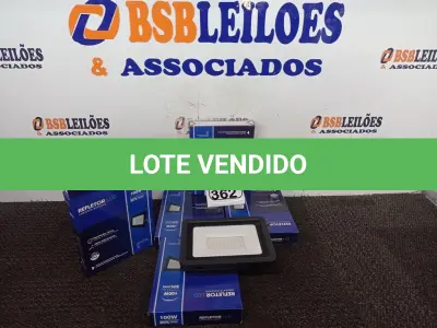 LOTE 362 - 05 REFLETORES DE LED AMBIENTE EXTERNO 100W CADA(NOVO). (NO ESTADO) ATENÇÃO! FAZER A VISITAÇÃO ANTES DE ARREMATAR, NÃO SABEMOS SE FUNCIONA. LEILÃO NÃO TEM GARANTIA E NEM DEVOLUÇÃO, SUJEITO A POSSÍVEIS AVARIAS VISÍVEIS/OCULTAS E/OU AUSÊNCIA DE COMPONENTES.