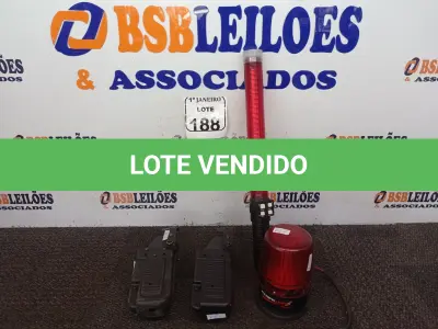LOTE 188 - 01 ALGEMA DE FERRO, 01 SIRENE DE POLÍCIA, 02 TASERS E SINALIZADORES. (NO ESTADO) ATENÇÃO! FAZER A VISITAÇÃO ANTES DE ARREMATAR, NÃO SABEMOS SE FUNCIONA. LEILÃO NÃO TEM GARANTIA E NEM DEVOLUÇÃO, SUJEITO A POSSÍVEIS AVARIAS VISÍVEIS/OCULTAS E/OU AUSÊNCIA DE COMPONENTES.