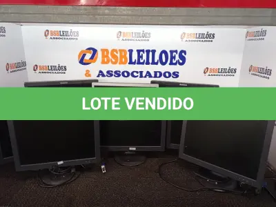 LOTE 218 - 08 MONITORES LCD MARCAS E MODELOS DIVERSOS. (NO ESTADO) ATENÇÃO! FAZER A VISITAÇÃO ANTES DE ARREMATAR, NÃO SABEMOS SE FUNCIONA. LEILÃO NÃO TEM GARANTIA E NEM DEVOLUÇÃO, SUJEITO A POSSÍVEIS AVARIAS VISÍVEIS/OCULTAS E/OU AUSÊNCIA DE COMPONENTES.