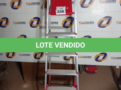 LOTE 338 - 01 ESCADA DE ALUMÍNIO C/05 DEGRAUS. (NO ESTADO) ATENÇÃO! FAZER A VISITAÇÃO ANTES DE ARREMATAR, NÃO SABEMOS SE FUNCIONA. LEILÃO NÃO TEM GARANTIA E NEM DEVOLUÇÃO, SUJEITO A POSSÍVEIS AVARIAS VISÍVEIS/OCULTAS E/OU AUSÊNCIA DE COMPONENTES.