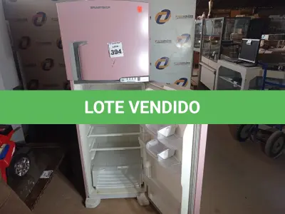 LOTE 394 - 01 GELADEIRA MARCA BRASTEMP 220V. (NO ESTADO) ATENÇÃO! FAZER A VISITAÇÃO ANTES DE ARREMATAR, NÃO SABEMOS SE FUNCIONA. LEILÃO NÃO TEM GARANTIA E NEM DEVOLUÇÃO, SUJEITO A POSSÍVEIS AVARIAS VISÍVEIS/OCULTAS E/OU AUSÊNCIA DE COMPONENTES.