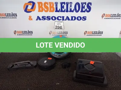 LOTE 396 - 03 ASPIRADORES ROBÔ MARCAS E MODELOS DIVERSOS. (NO ESTADO) ATENÇÃO! FAZER A VISITAÇÃO ANTES DE ARREMATAR, NÃO SABEMOS SE FUNCIONA. LEILÃO NÃO TEM GARANTIA E NEM DEVOLUÇÃO, SUJEITO A POSSÍVEIS AVARIAS VISÍVEIS/OCULTAS E/OU AUSÊNCIA DE COMPONENTES.