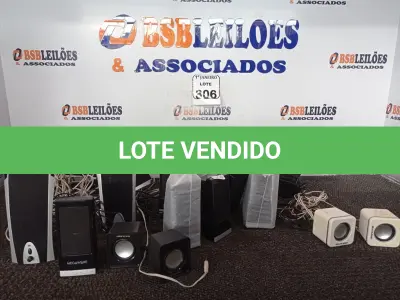 LOTE 306 - 01 LOTE C/VÁRIAS CAIXAS DE SOM P/PC MARCAS E MODELOS DIVERSOS. (NO ESTADO) ATENÇÃO! FAZER A VISITAÇÃO ANTES DE ARREMATAR, NÃO SABEMOS SE FUNCIONA. LEILÃO NÃO TEM GARANTIA E NEM DEVOLUÇÃO, SUJEITO A POSSÍVEIS AVARIAS VISÍVEIS/OCULTAS E/OU AUSÊNCIA DE COMPONENTES.