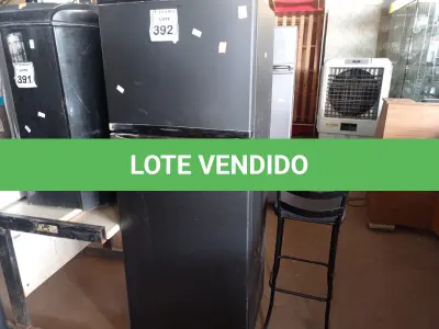 LOTE 392 - 01 GELADEIRA MODELO DC33 MARCA ELECTROLUX 220V. (NO ESTADO) ATENÇÃO! FAZER A VISITAÇÃO ANTES DE ARREMATAR, NÃO SABEMOS SE FUNCIONA. LEILÃO NÃO TEM GARANTIA E NEM DEVOLUÇÃO, SUJEITO A POSSÍVEIS AVARIAS VISÍVEIS/OCULTAS E/OU AUSÊNCIA DE COMPONENTES.