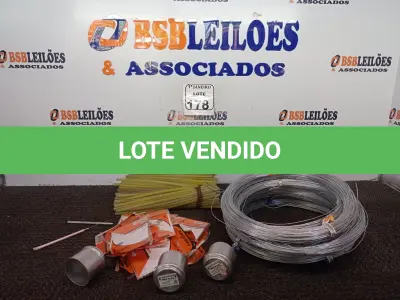 LOTE 178 - 9KG DE ARAME GALVANIZADO E 2KG DE BASTÃO DE COLA QUENTE. (NO ESTADO) ATENÇÃO! FAZER A VISITAÇÃO ANTES DE ARREMATAR, NÃO SABEMOS SE FUNCIONA. LEILÃO NÃO TEM GARANTIA E NEM DEVOLUÇÃO, SUJEITO A POSSÍVEIS AVARIAS VISÍVEIS/OCULTAS E/OU AUSÊNCIA DE COMPONENTES.