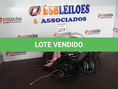 LOTE 307 - 01 LOTE C/VÁRIOS FONES DE OUVIDO MARCAS E MODELOS DIVERSOS. (NO ESTADO) ATENÇÃO! FAZER A VISITAÇÃO ANTES DE ARREMATAR, NÃO SABEMOS SE FUNCIONA. LEILÃO NÃO TEM GARANTIA E NEM DEVOLUÇÃO, SUJEITO A POSSÍVEIS AVARIAS VISÍVEIS/OCULTAS E/OU AUSÊNCIA DE COMPONENTES.