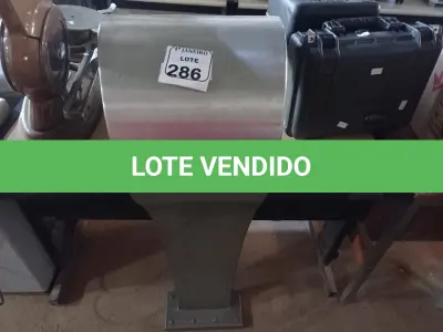 LOTE 286 - 01 CASCATA P/PISCINAS EM INOX. (NO ESTADO) ATENÇÃO! FAZER A VISITAÇÃO ANTES DE ARREMATAR, NÃO SABEMOS SE FUNCIONA. LEILÃO NÃO TEM GARANTIA E NEM DEVOLUÇÃO, SUJEITO A POSSÍVEIS AVARIAS VISÍVEIS/OCULTAS E/OU AUSÊNCIA DE COMPONENTES.