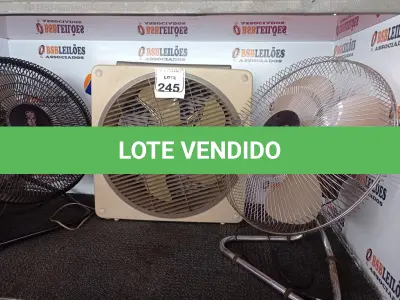 LOTE 245 - 03 VENTILADORES MARCAS E MODELOS DIVERSOS. (NO ESTADO) ATENÇÃO! FAZER A VISITAÇÃO ANTES DE ARREMATAR, NÃO SABEMOS SE FUNCIONA. LEILÃO NÃO TEM GARANTIA E NEM DEVOLUÇÃO, SUJEITO A POSSÍVEIS AVARIAS VISÍVEIS/OCULTAS E/OU AUSÊNCIA DE COMPONENTES.