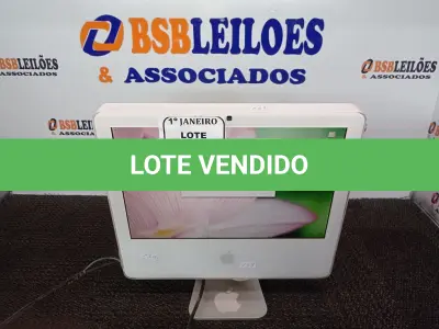 LOTE 274 - 01 IMAC C/TECLADO NA COR BRANCO. (NO ESTADO) ATENÇÃO! FAZER A VISITAÇÃO ANTES DE ARREMATAR, NÃO SABEMOS SE FUNCIONA. LEILÃO NÃO TEM GARANTIA E NEM DEVOLUÇÃO, SUJEITO A POSSÍVEIS AVARIAS VISÍVEIS/OCULTAS E/OU AUSÊNCIA DE COMPONENTES.