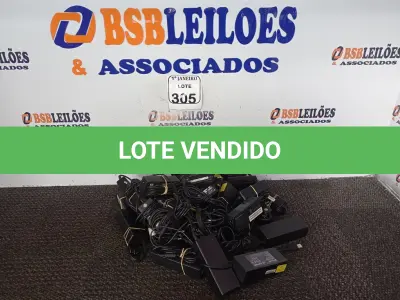 LOTE 305 - 01 LOTE C/APROXIMADAMENTE 27 FONTES P/NOTEBOOK MARCAS E MODELOS DIVERSOS. (NO ESTADO) ATENÇÃO! FAZER A VISITAÇÃO ANTES DE ARREMATAR, NÃO SABEMOS SE FUNCIONA. LEILÃO NÃO TEM GARANTIA E NEM DEVOLUÇÃO, SUJEITO A POSSÍVEIS AVARIAS VISÍVEIS/OCULTAS E/OU AUSÊNCIA DE COMPONENTES.