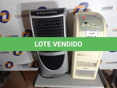LOTE 384 - 02 CLIMATIZADORES MARCA PHILCO E MIDEA. (NO ESTADO) ATENÇÃO! FAZER A VISITAÇÃO ANTES DE ARREMATAR, NÃO SABEMOS SE FUNCIONA. LEILÃO NÃO TEM GARANTIA E NEM DEVOLUÇÃO, SUJEITO A POSSÍVEIS AVARIAS VISÍVEIS/OCULTAS E/OU AUSÊNCIA DE COMPONENTES.