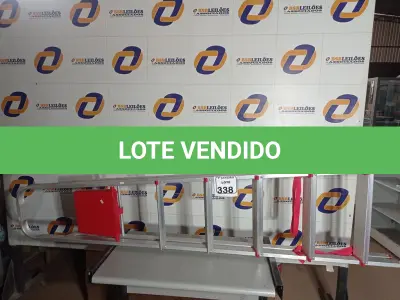 LOTE 338 - 01 ESCADA DE ALUMÍNIO C/05 DEGRAUS. (NO ESTADO) ATENÇÃO! FAZER A VISITAÇÃO ANTES DE ARREMATAR, NÃO SABEMOS SE FUNCIONA. LEILÃO NÃO TEM GARANTIA E NEM DEVOLUÇÃO, SUJEITO A POSSÍVEIS AVARIAS VISÍVEIS/OCULTAS E/OU AUSÊNCIA DE COMPONENTES.