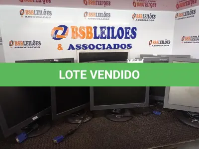 LOTE 340 - 08 MONITORES LCD MARCAS E MODELOS DIVERSOS. (NO ESTADO) ATENÇÃO! FAZER A VISITAÇÃO ANTES DE ARREMATAR, NÃO SABEMOS SE FUNCIONA. LEILÃO NÃO TEM GARANTIA E NEM DEVOLUÇÃO, SUJEITO A POSSÍVEIS AVARIAS VISÍVEIS/OCULTAS E/OU AUSÊNCIA DE COMPONENTES.