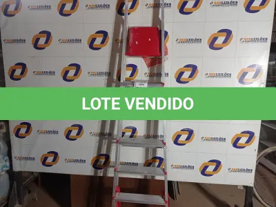 LOTE 226 - 01 ESCADA DE ALUMÍNIO C/06 DEGRAUS. (NO ESTADO) ATENÇÃO! FAZER A VISITAÇÃO ANTES DE ARREMATAR, NÃO SABEMOS SE FUNCIONA. LEILÃO NÃO TEM GARANTIA E NEM DEVOLUÇÃO, SUJEITO A POSSÍVEIS AVARIAS VISÍVEIS/OCULTAS E/OU AUSÊNCIA DE COMPONENTES.